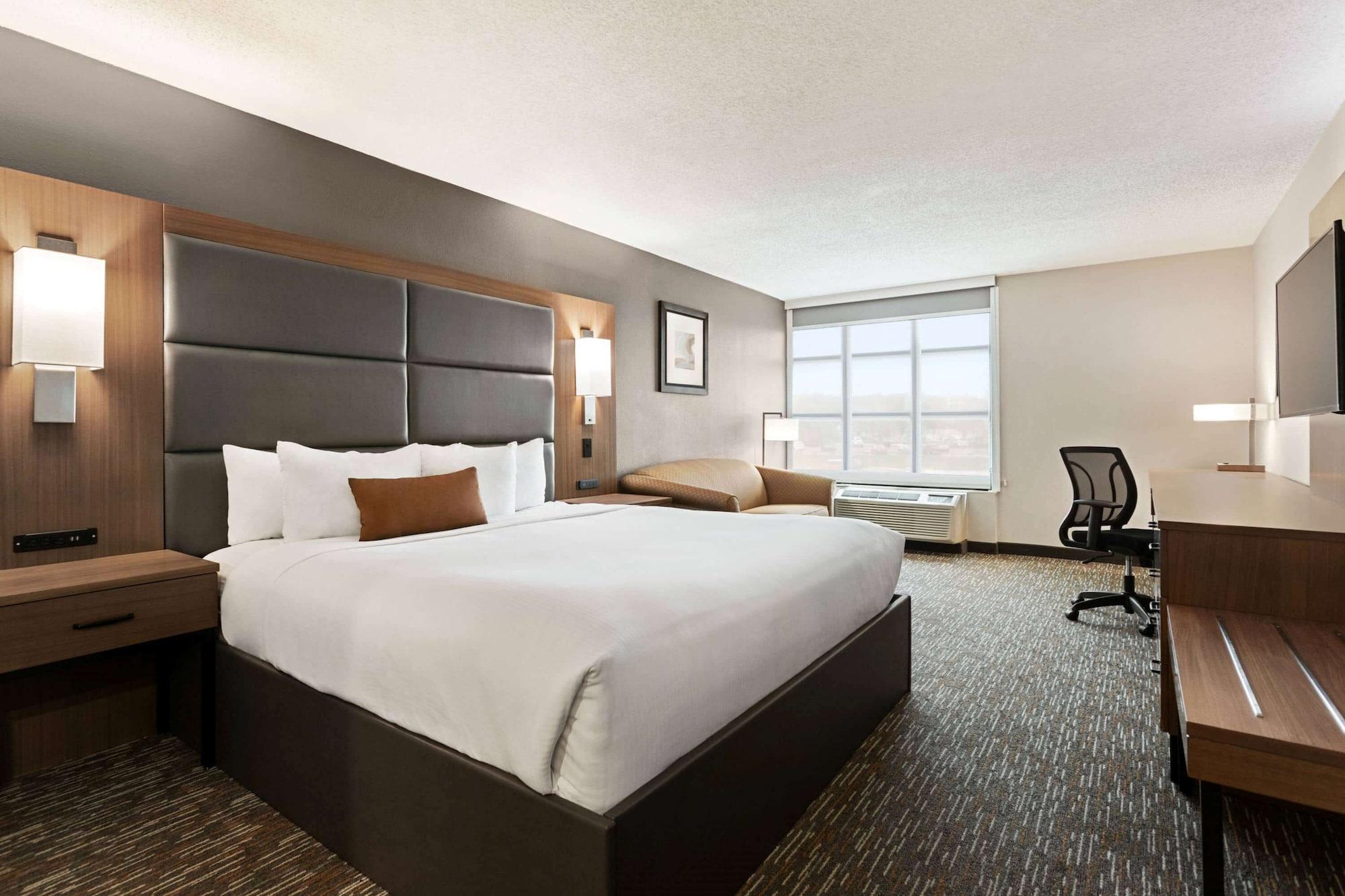 Wingate By Wyndham Cincinnati Blue Ash Exterior foto
