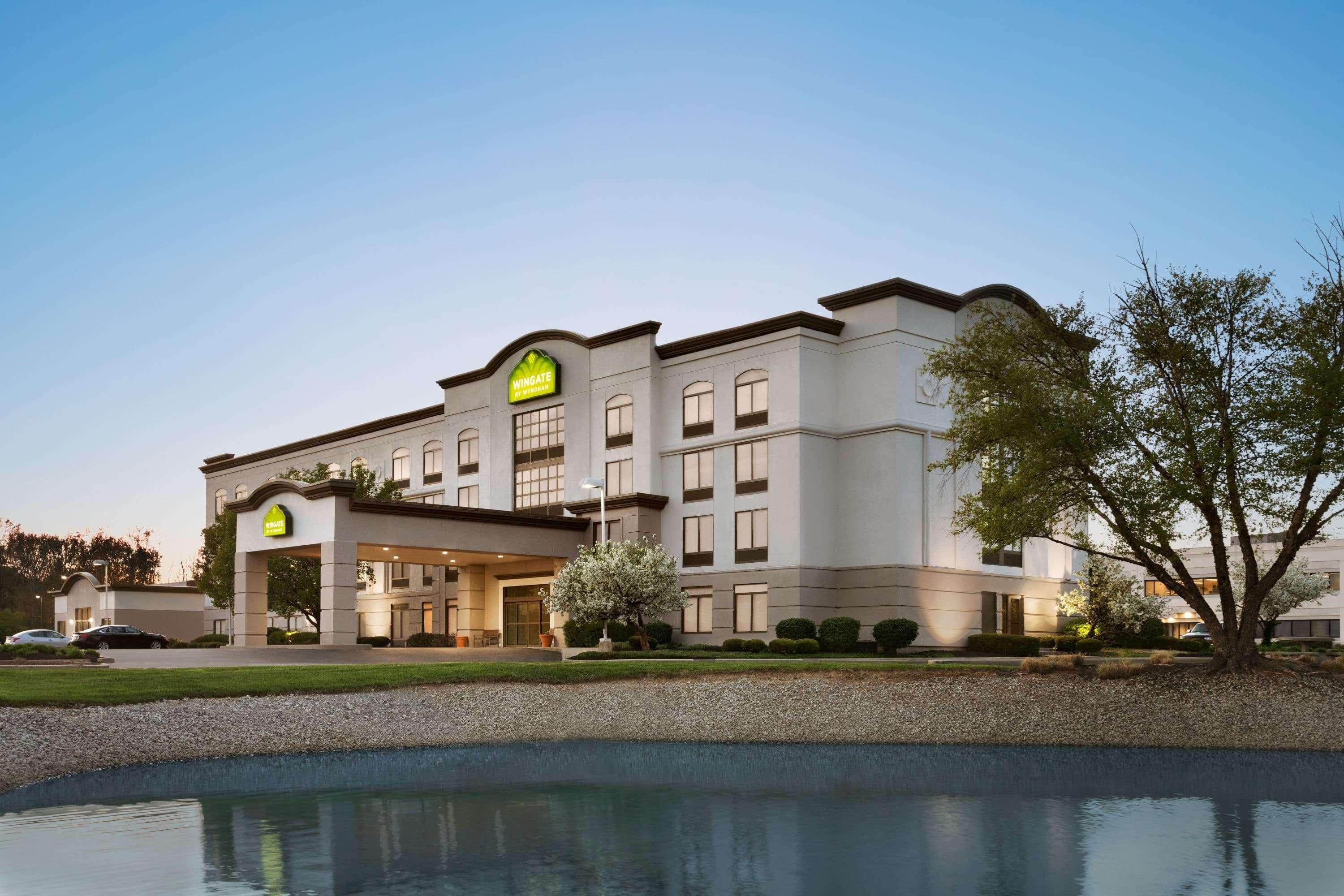 Wingate By Wyndham Cincinnati Blue Ash Exterior foto