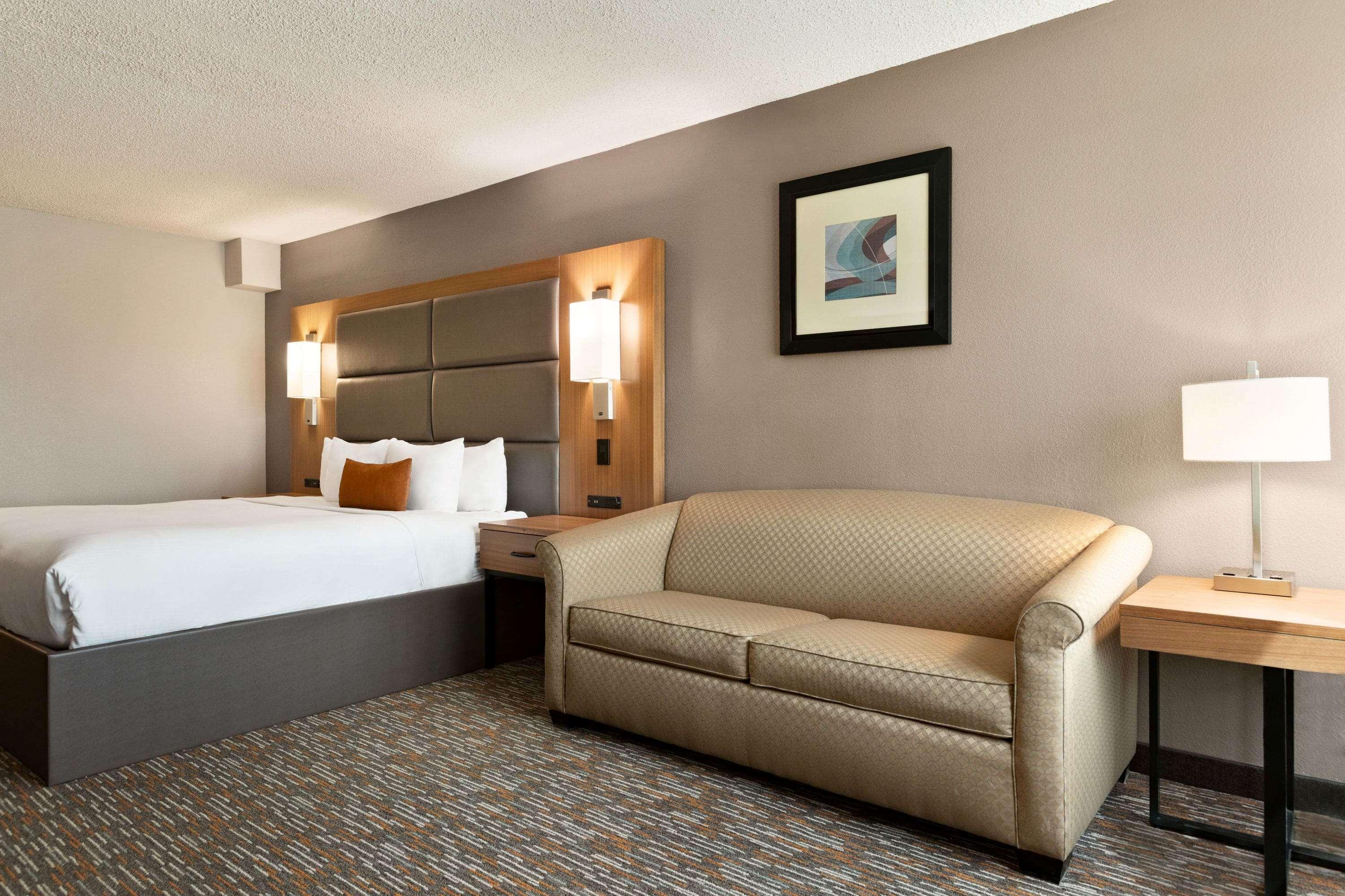 Wingate By Wyndham Cincinnati Blue Ash Exterior foto