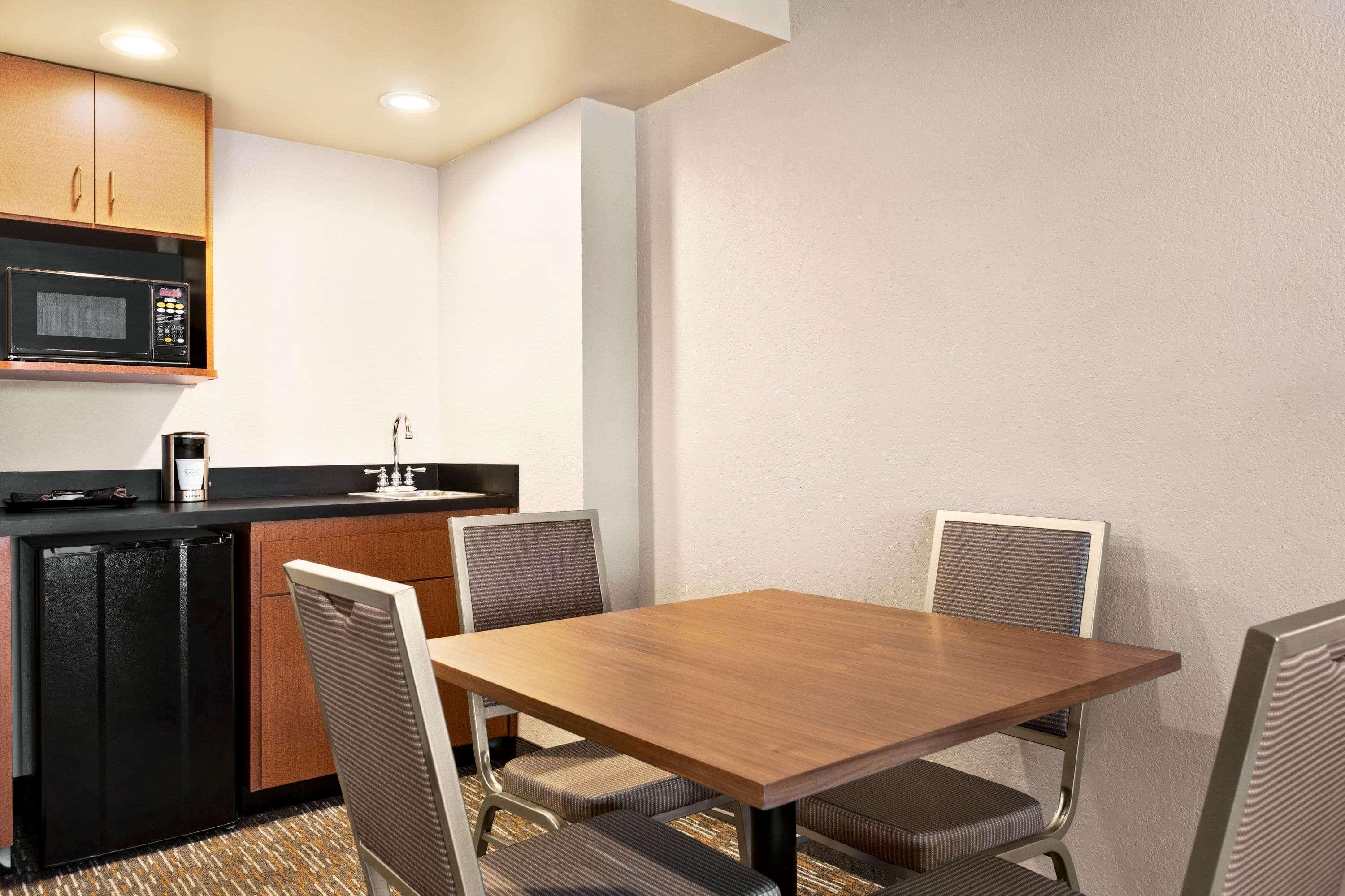 Wingate By Wyndham Cincinnati Blue Ash Exterior foto