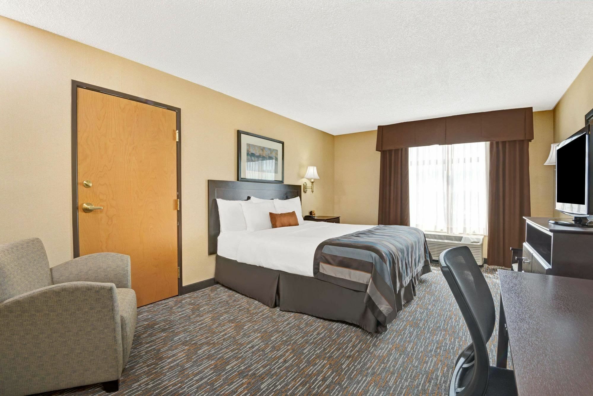 Wingate By Wyndham Cincinnati Blue Ash Exterior foto
