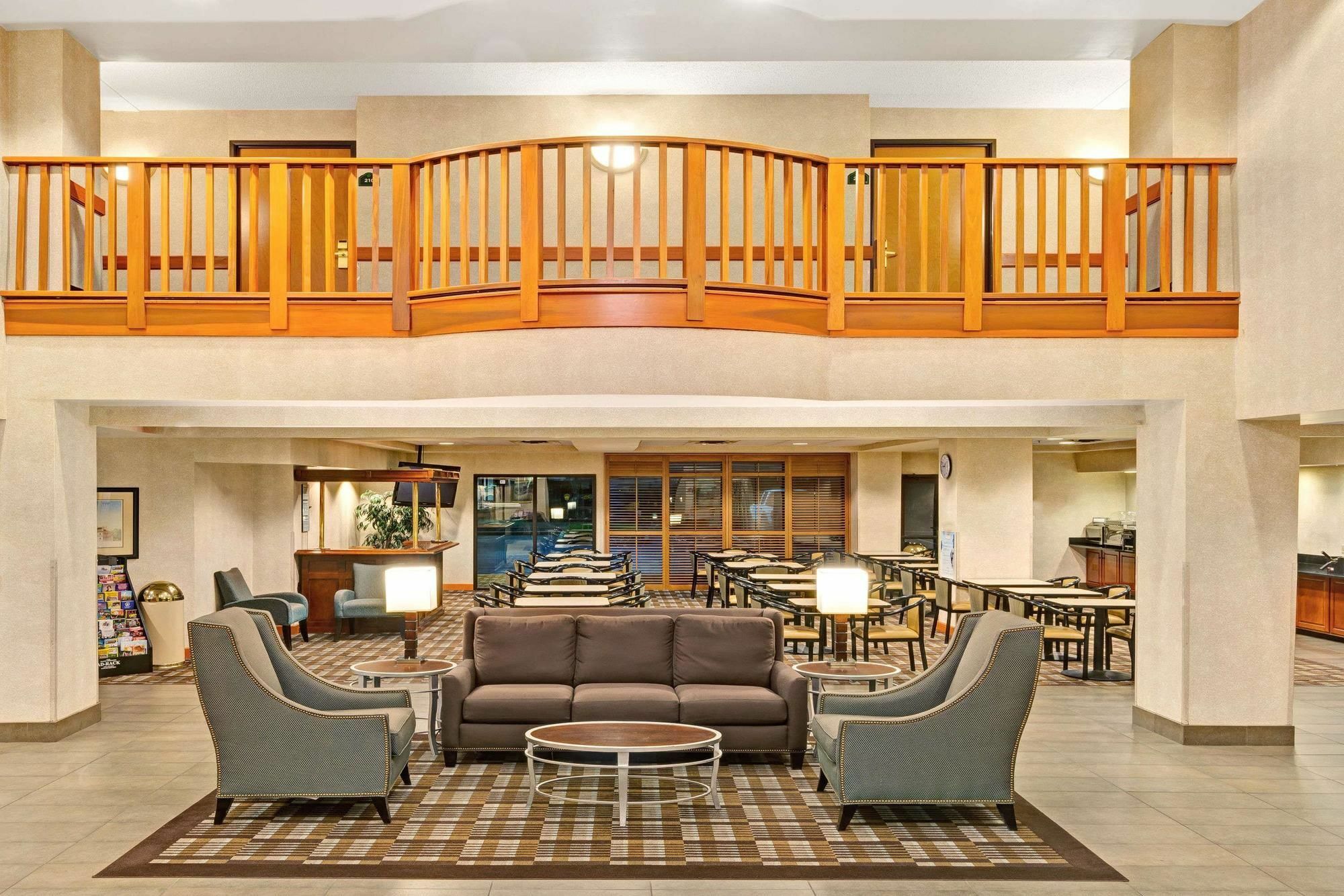 Wingate By Wyndham Cincinnati Blue Ash Exterior foto