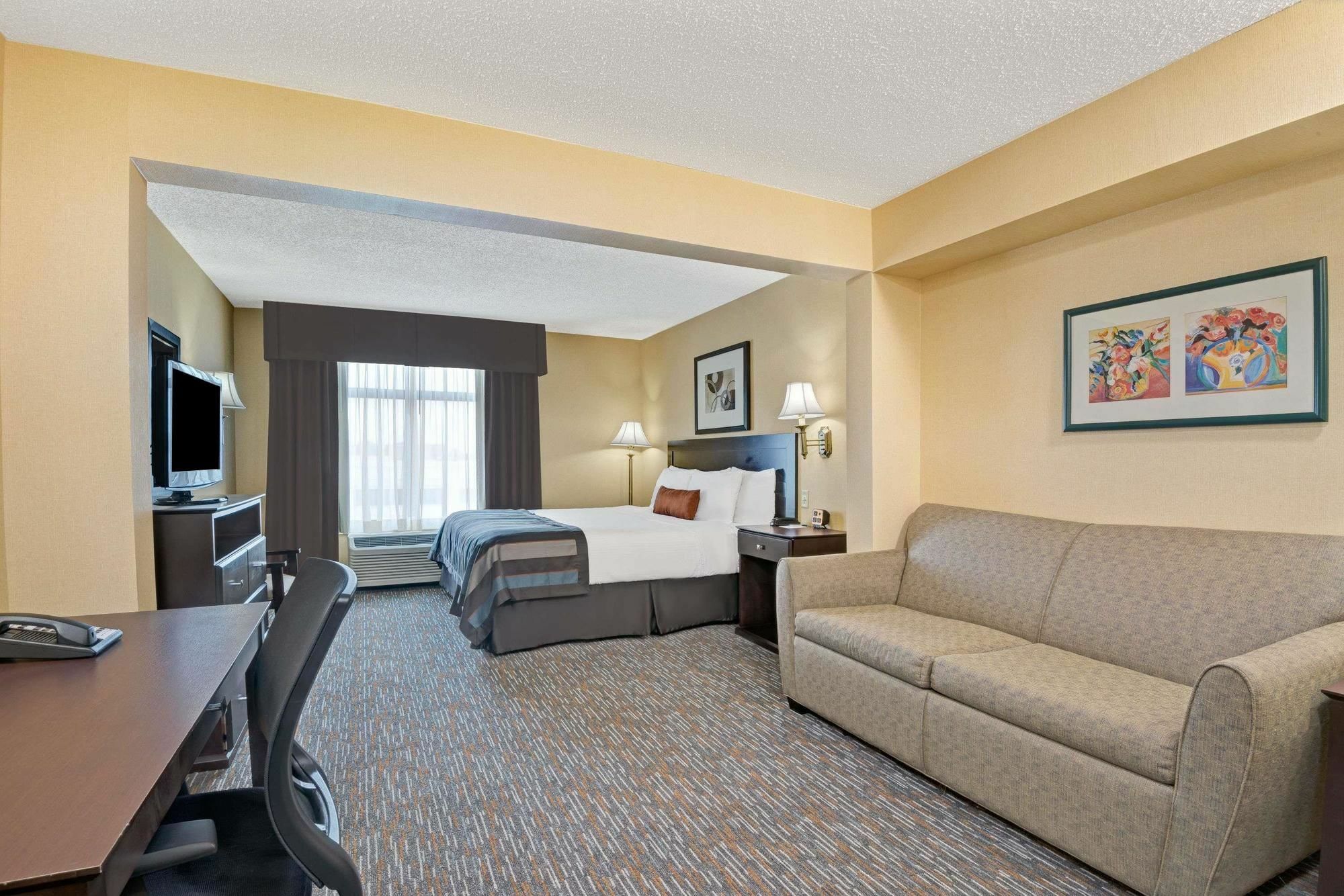 Wingate By Wyndham Cincinnati Blue Ash Exterior foto