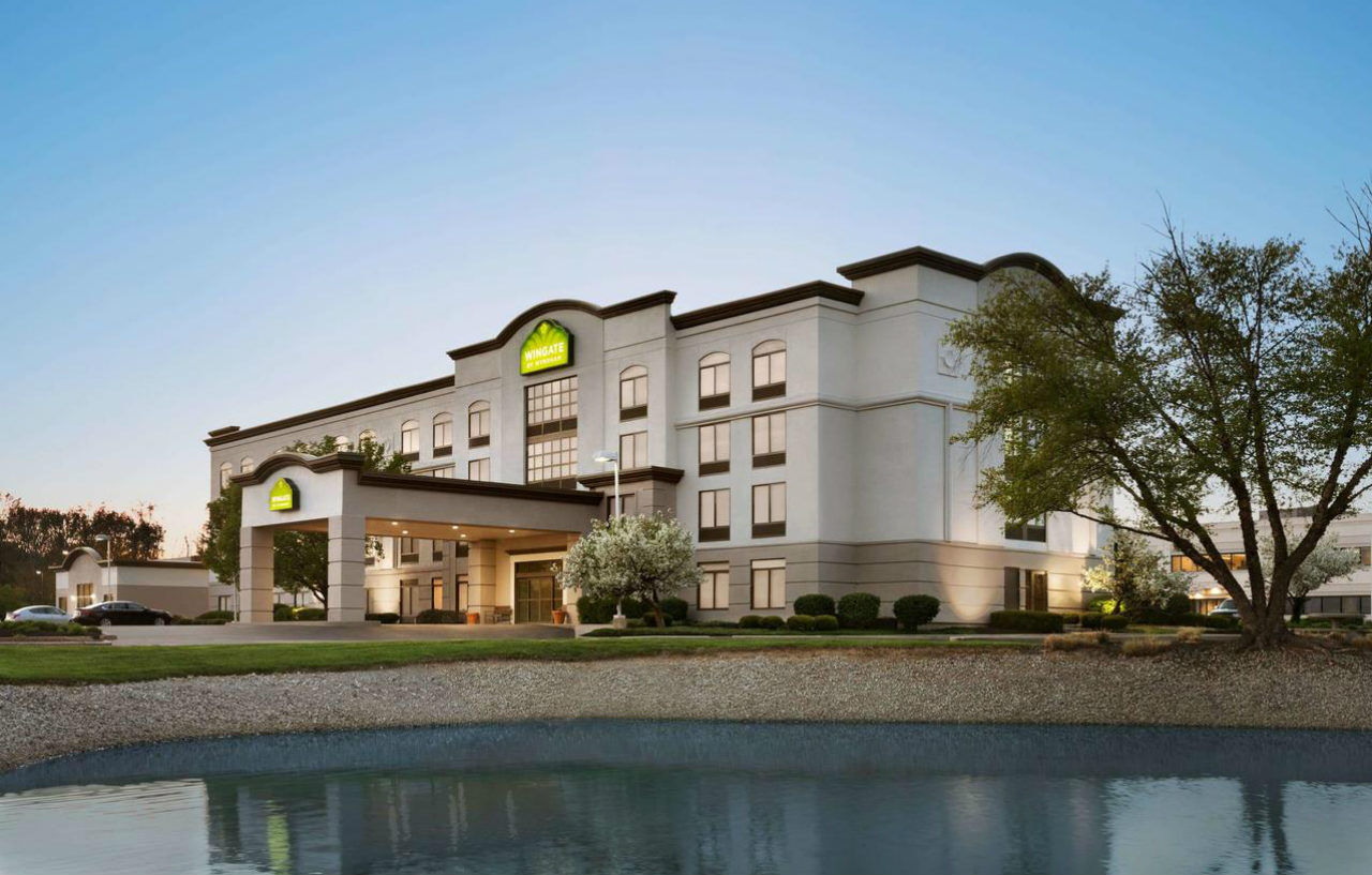 Wingate By Wyndham Cincinnati Blue Ash Exterior foto